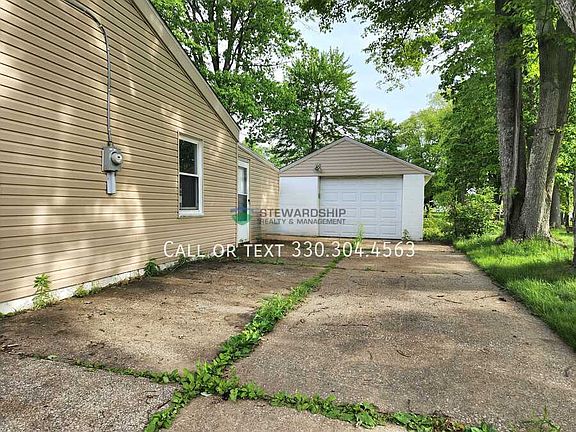 4th image of 2461 Briner Ave