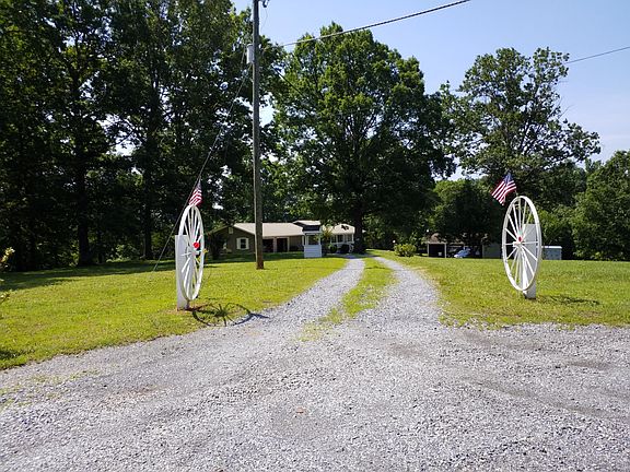 2nd image of 220 Scenic Dr
