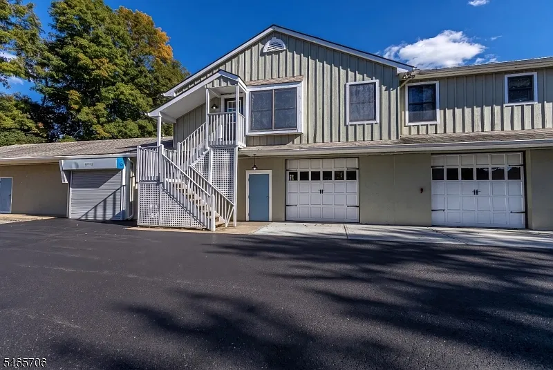 452 County Road 513