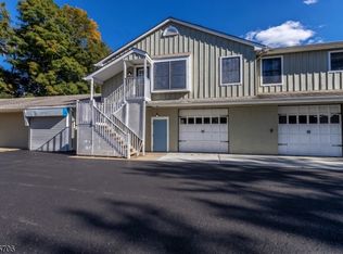 452 County Road 513, Califon, NJ 07830
