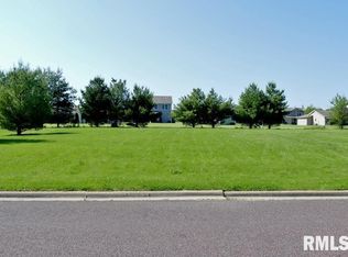 1288 Cedar Lake Dr, Metamora, IL 61548