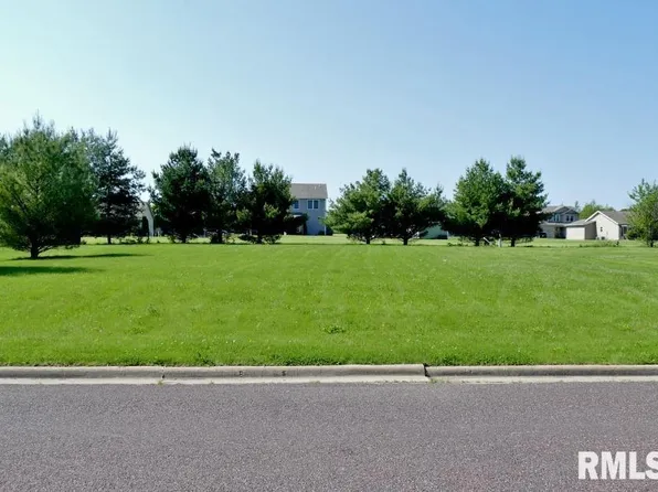 1288 Cedar Lake Dr, Metamora, IL 61548