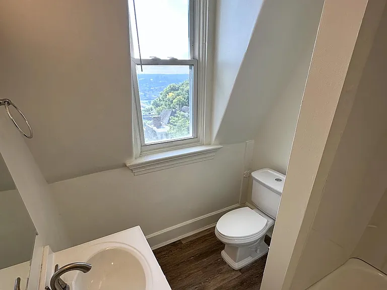 932 Summit Ave #7 — Photo 18