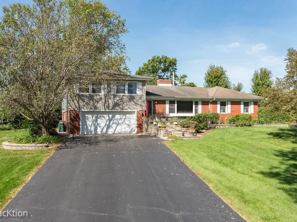 8102 Tennessee Ave, Willowbrook, IL 60527