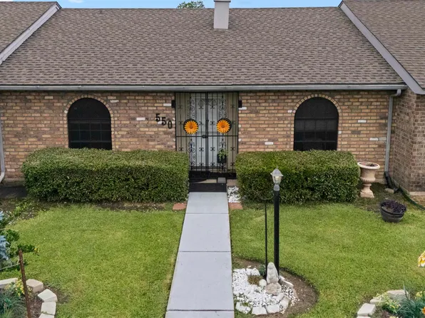 550 Yorktown Ln, Beaumont, TX 77707