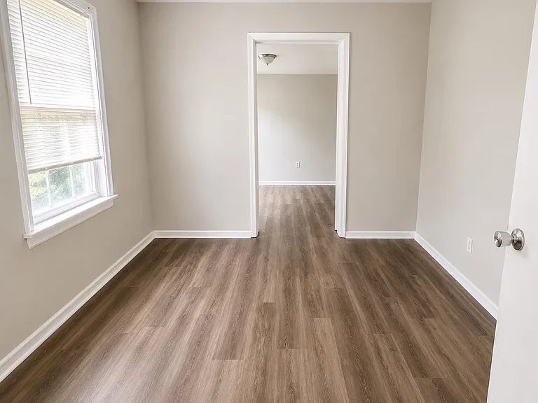 1118 SW Castle Heights Ter — Photo 2