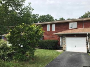 94 Velina Dr, Albany, NY 12203