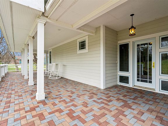 3rd image of 36599 River Oaks Cir