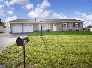 2246 Sycamore Rd, York, PA 17408