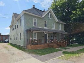 4B Cherry St, Pittsfield, MA