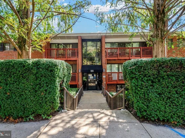 55 Skyhill Rd APT 101, Alexandria, VA 22314