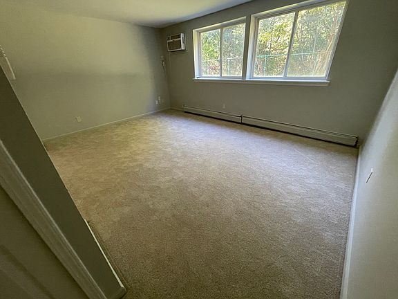 3rd image of 7460 Central St APT 3