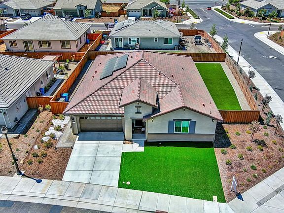 2nd image of 590 Peony Court