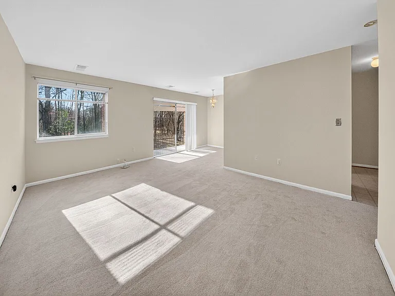 3364 Hewitt Ave #301 — Photo 4