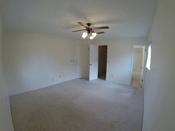 3rd image of 3018 Royal Palm Dr