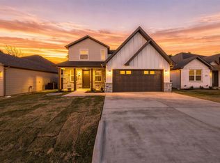 5557 Mercedes Cir, Granbury, TX 76048