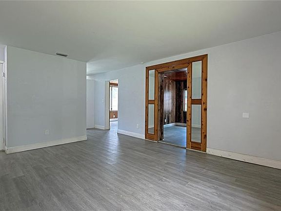 5th image of 126 Palm Dr