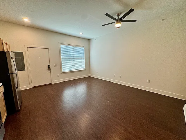 Little Emma Apartments — Photo 9