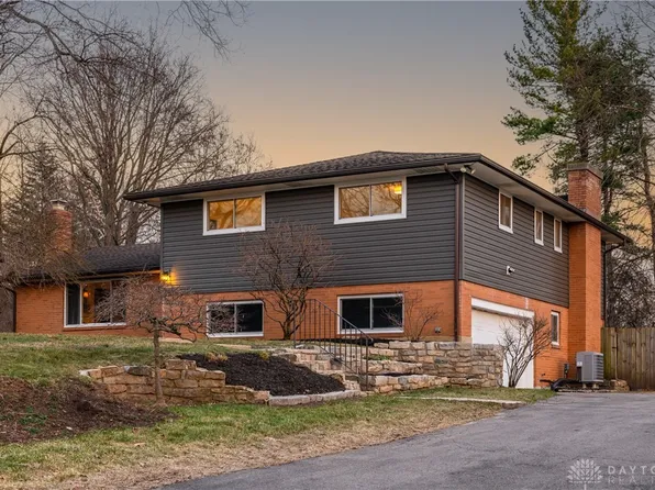 5765 Hithergreen Dr, Dayton, OH 45429