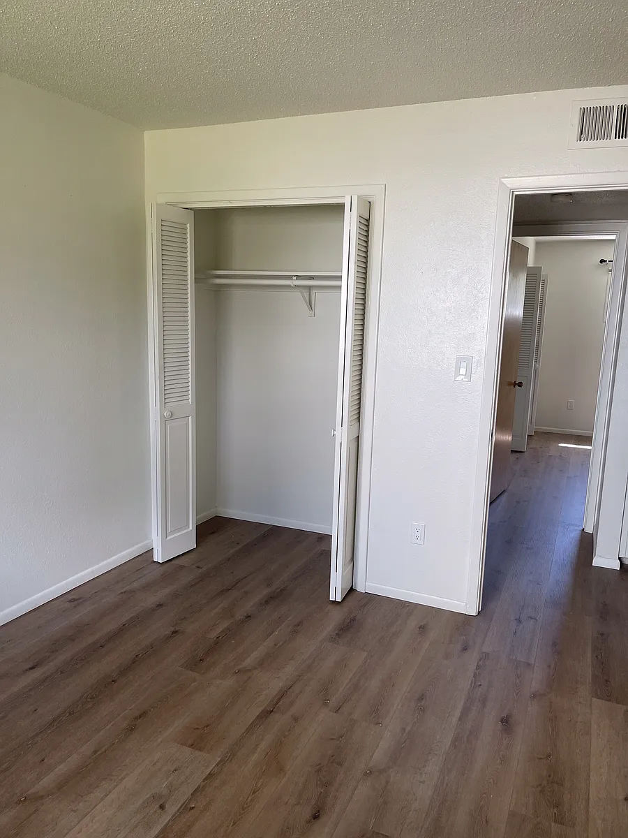 Building Photo - 914 W Glendale Ave #21