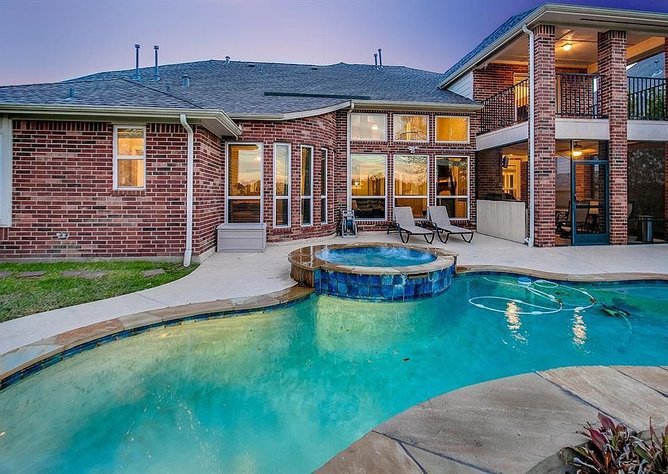 1st image of 5211 Pilgrim Oaks Ln