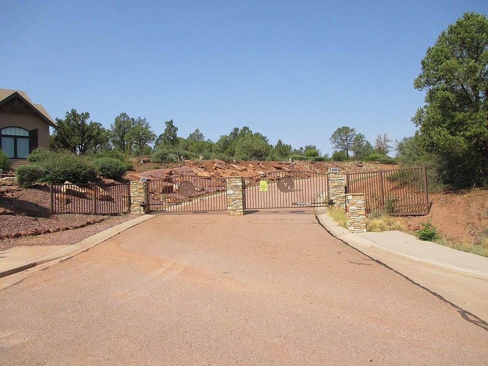 2nd image of 906 W Skyline Cir