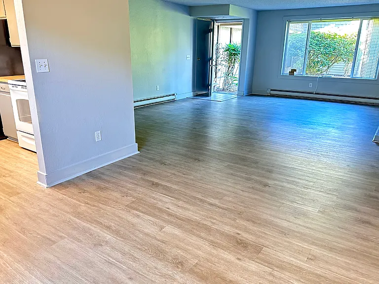14507 NE 7th Pl #3 — Photo 9