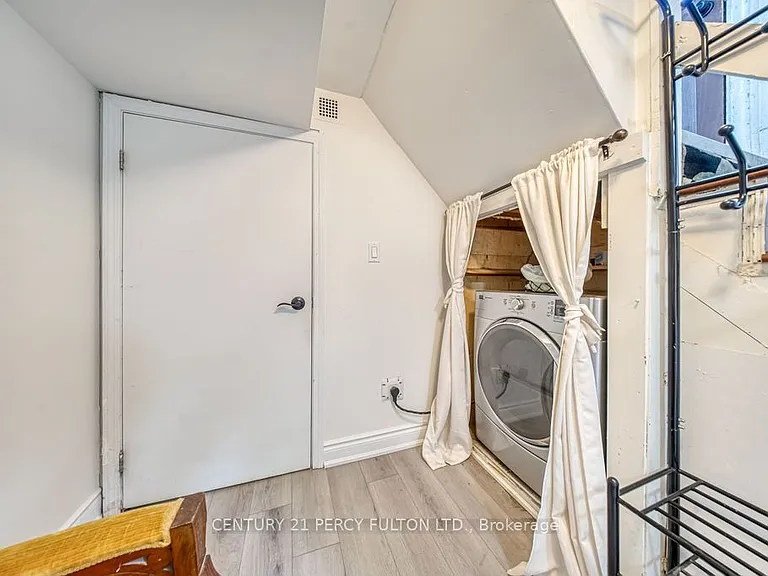 36 Merryfield Dr — Photo 8