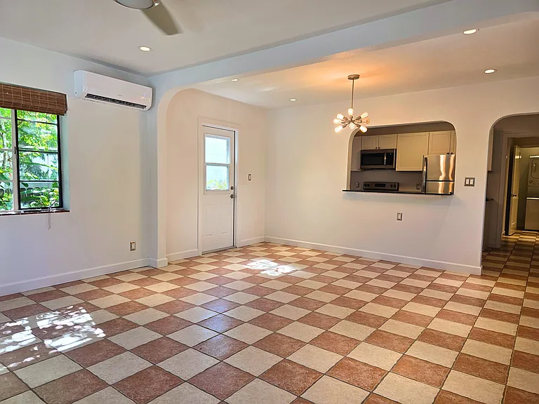 1534 Avalon Pl #1534 — Photo 13