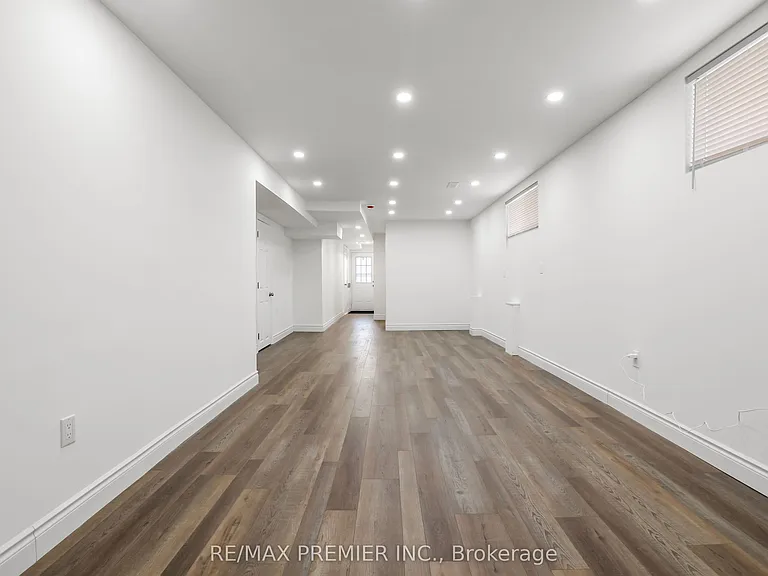 45 Roughley St #UPPER — Photo 26