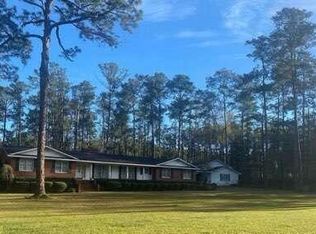 706 Hand Ave W, Pelham, GA 31779