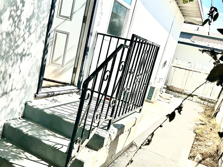 1222 W Shorb St #1 — Photo 9