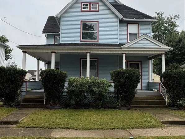 39 School St, Hubbard, OH 44425