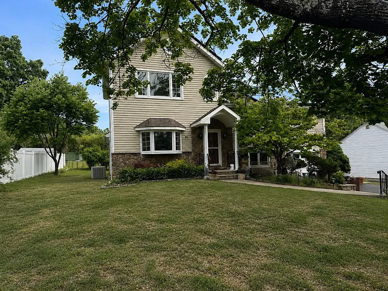 62 W McClellan Ave — Photo 1
