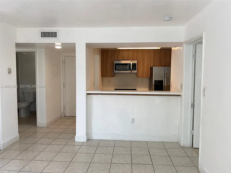 7075 NW 186th St #C308 — Photo 5