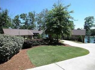 6201 Lake Lanier Heights Rd, Buford, GA 30518