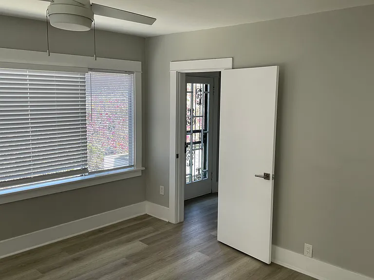 1026 E Broadway #1028 — Photo 6