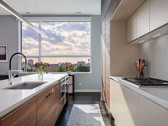 4th image of 1433 N Ashland Ave #4W