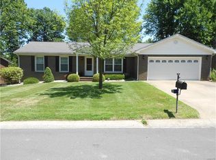38 Eastmoor Dr, Wood River, IL 62095