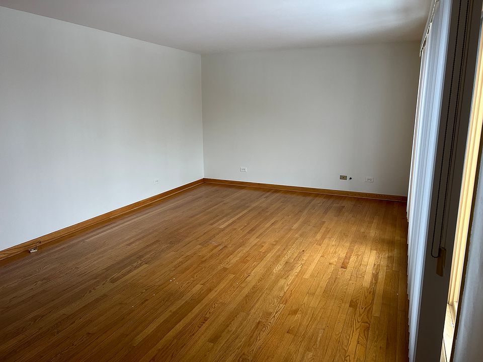 1st image of 8552 W Lawrence Ave APT 4