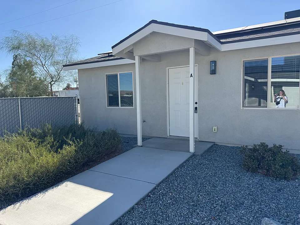 332 W Robertson Ave #A