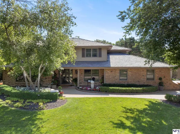 9733 Brentwood Rd, Omaha, NE 68114