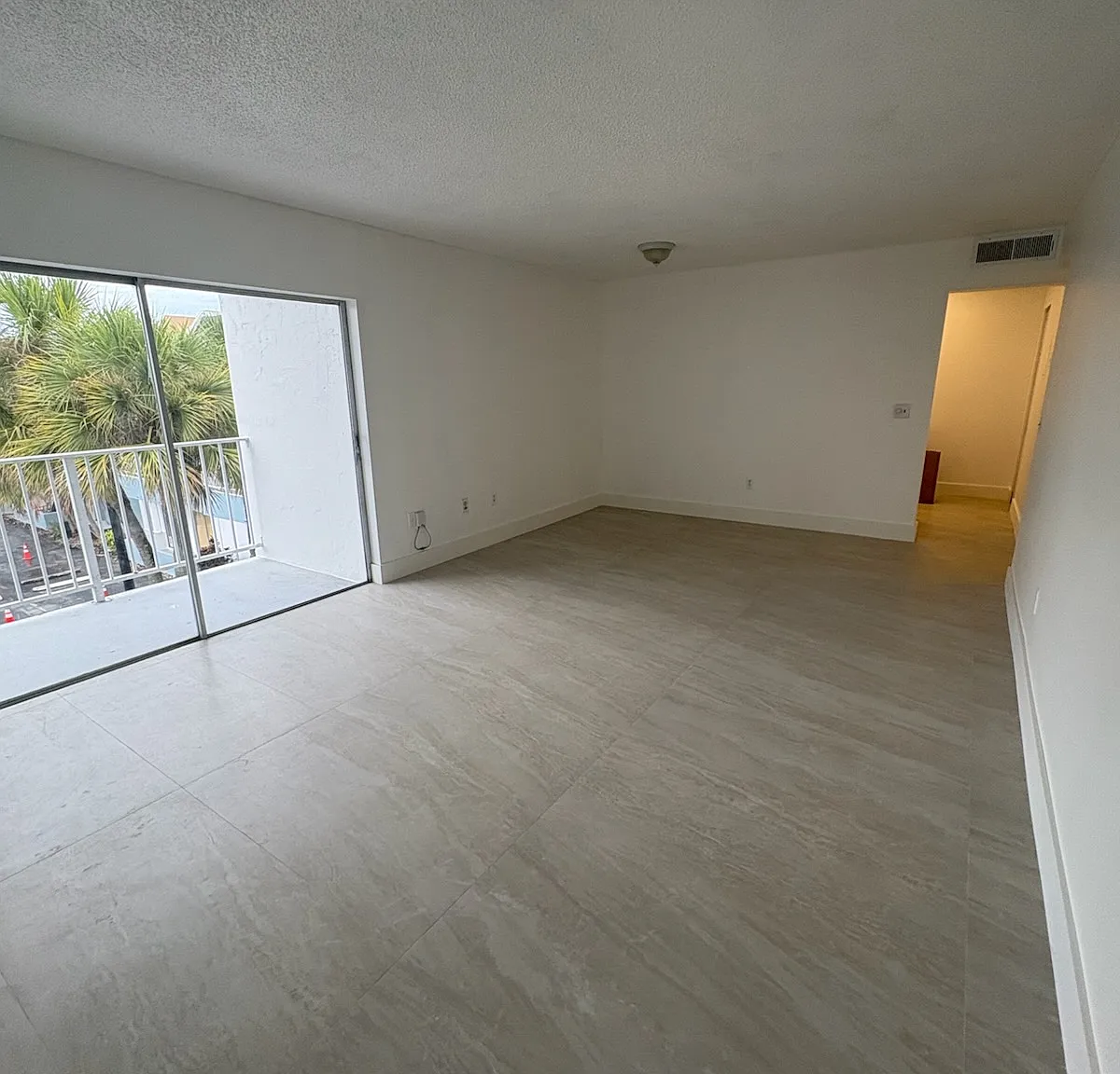 1 bed, 1.5 bath, 809 sqft, $2,000 — Photo 4
