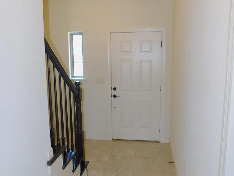 2632 N Arroyo Ave — Photo 6
