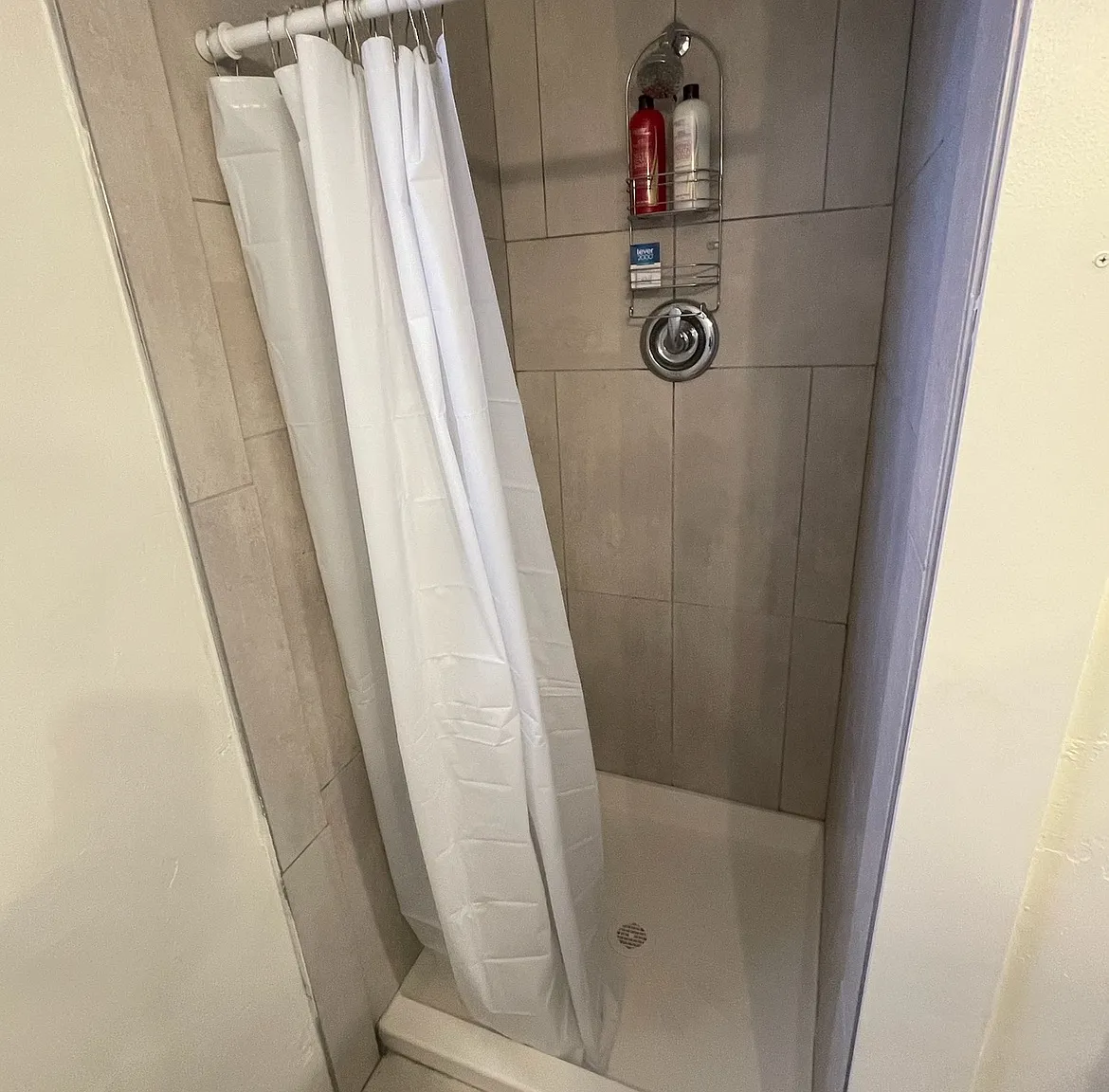 Studio, 680 sqft, $800 — Photo 3