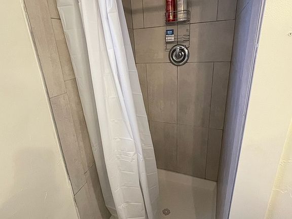 3rd image of 1210 Irving Ave APT 2