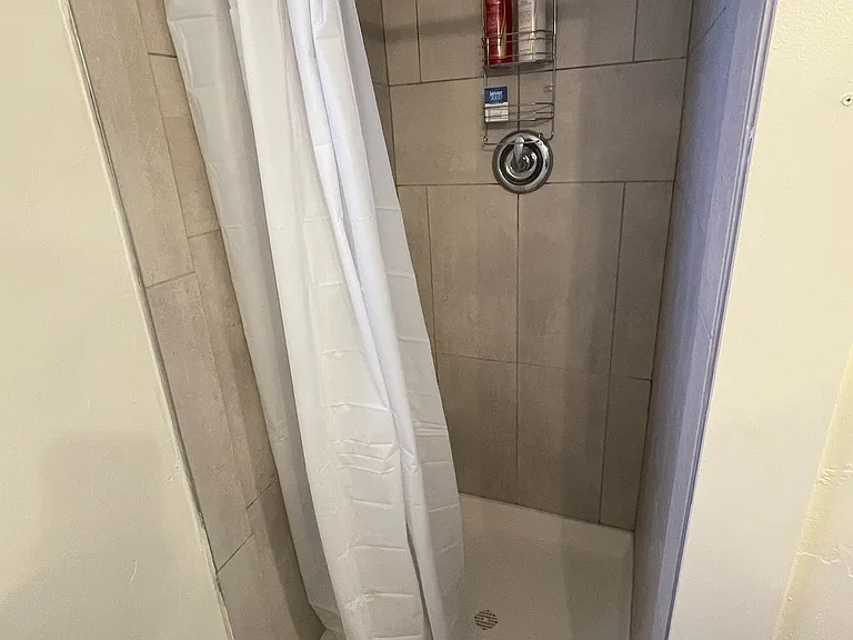 1210 Irving Ave #2 — Photo 3