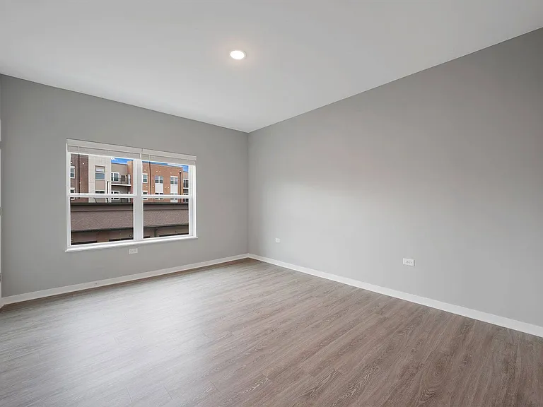 Lincoln Station Rowhomes — Photo 27