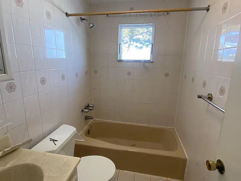 92 Sylvia St #1 — Photo 11