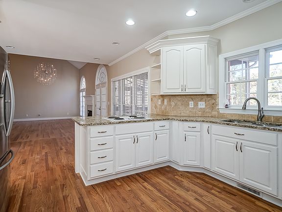 5th image of 2321 Wood Creek Ct